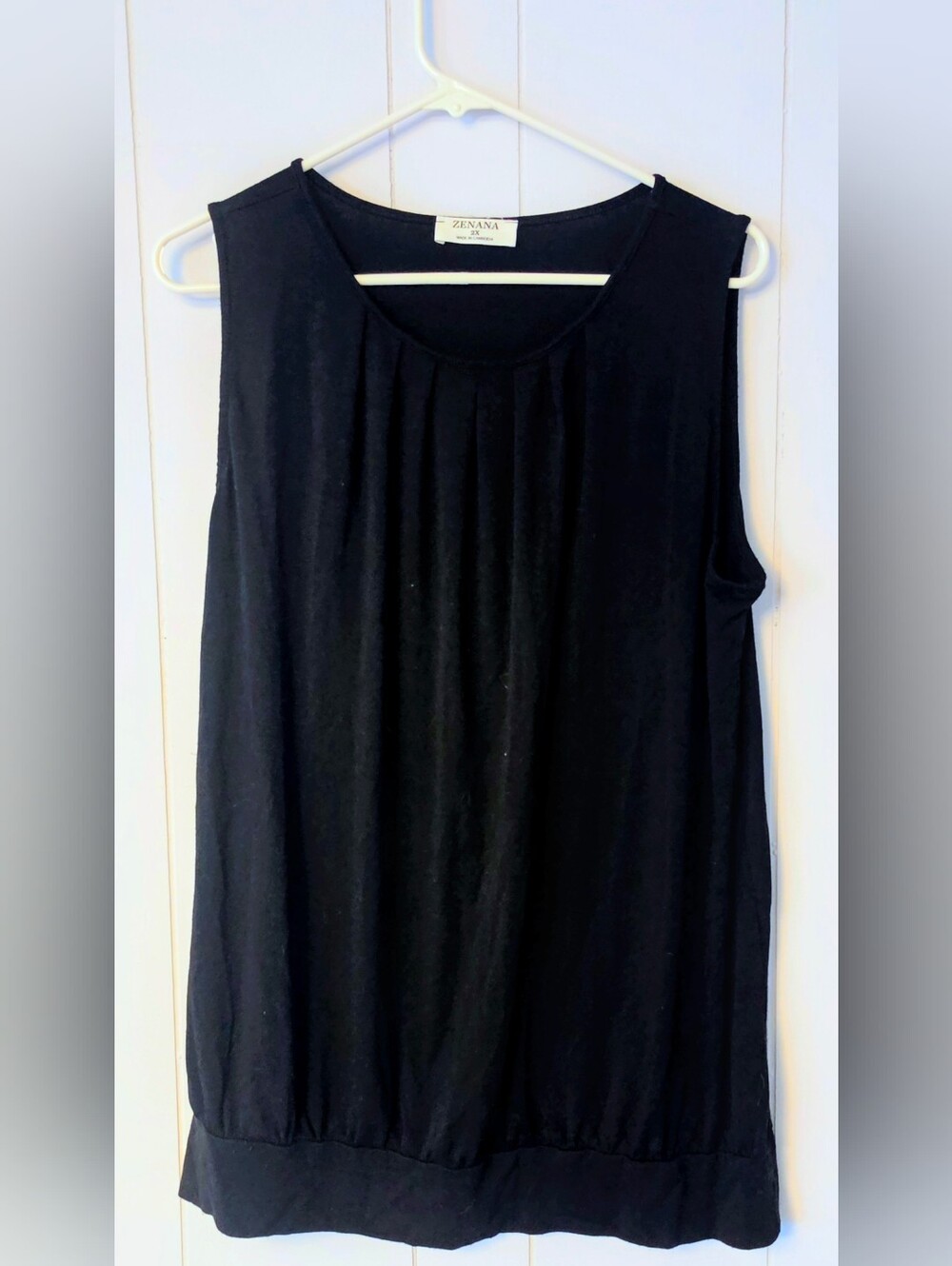 Zenenna Black Sleeveless Pleated Women's Top